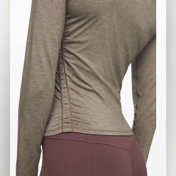 ✨ Lululemon Without Pause Long Sleeve in Heathered Carbon Dust size 6 EUC ✨ - Picture 5 of 6
